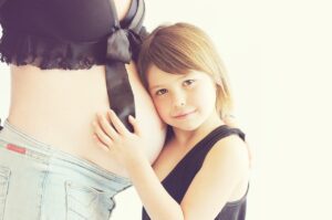 背中ニキビが妊娠中に増える原因と悩み解消法は？